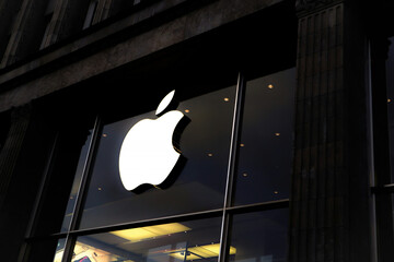Apple снижает комиссию до 10% в ЕС: два новых тарифа для разработчиков и что выбрать
